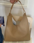 Bolso Hobo Trenzado Taupe Beige