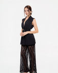 Conjunto Negro con Chaleco y Pantalón de Encaje