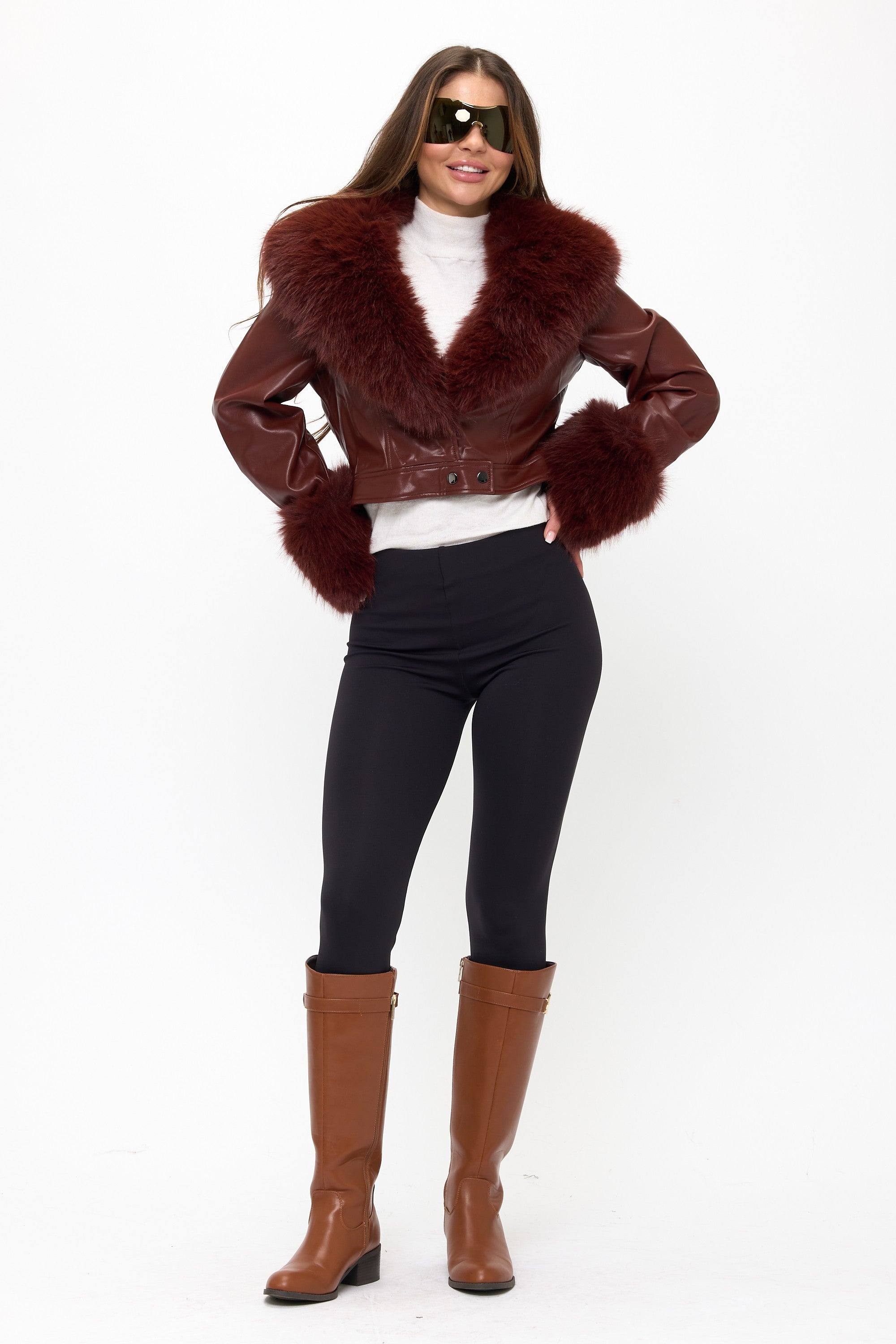 Chamarra Corta de Efecto Cuero con Peluche