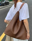 Bolso Hobo Trenzado Chocolate