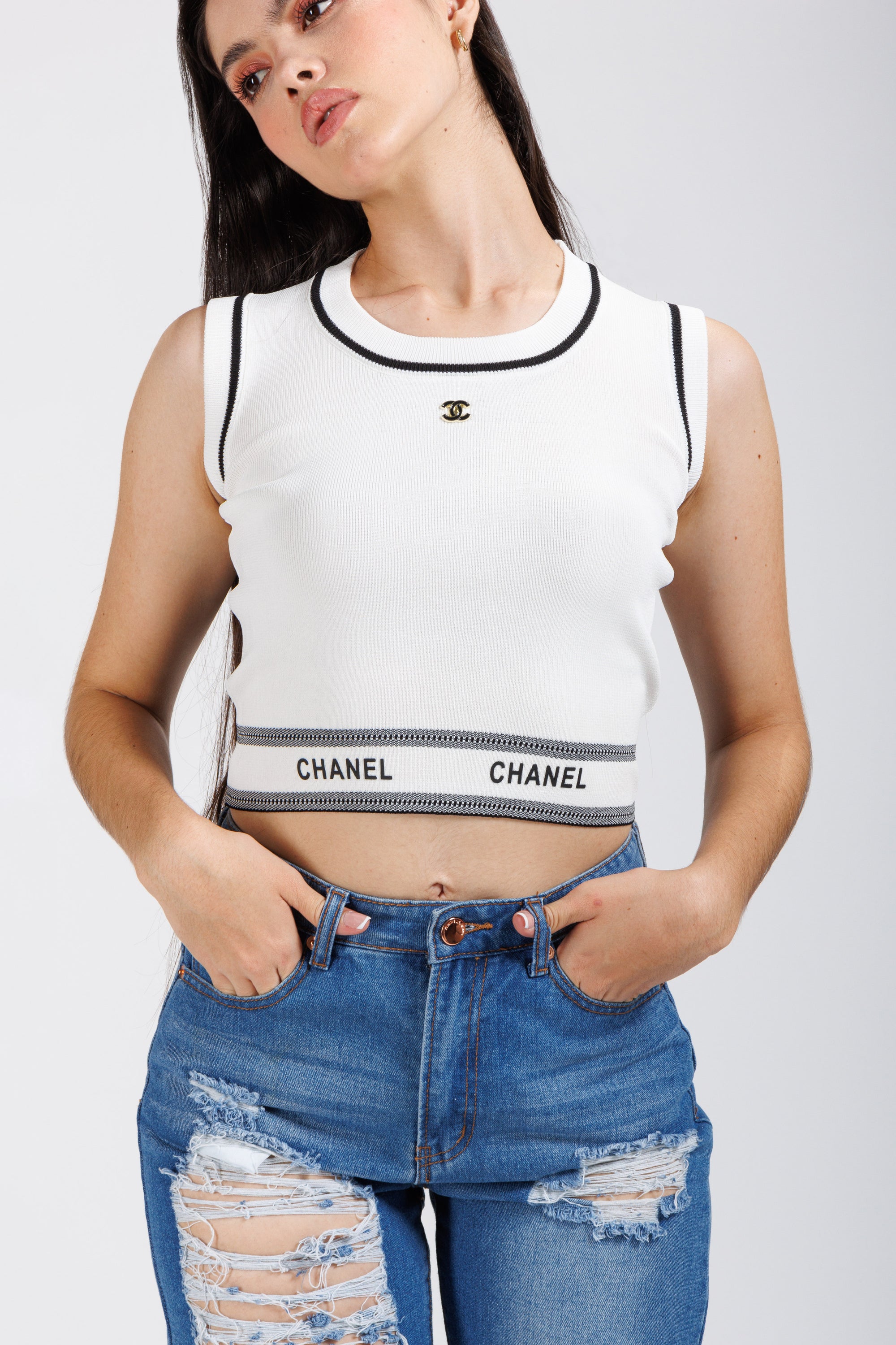 Blusa Blanca Tejida Logo