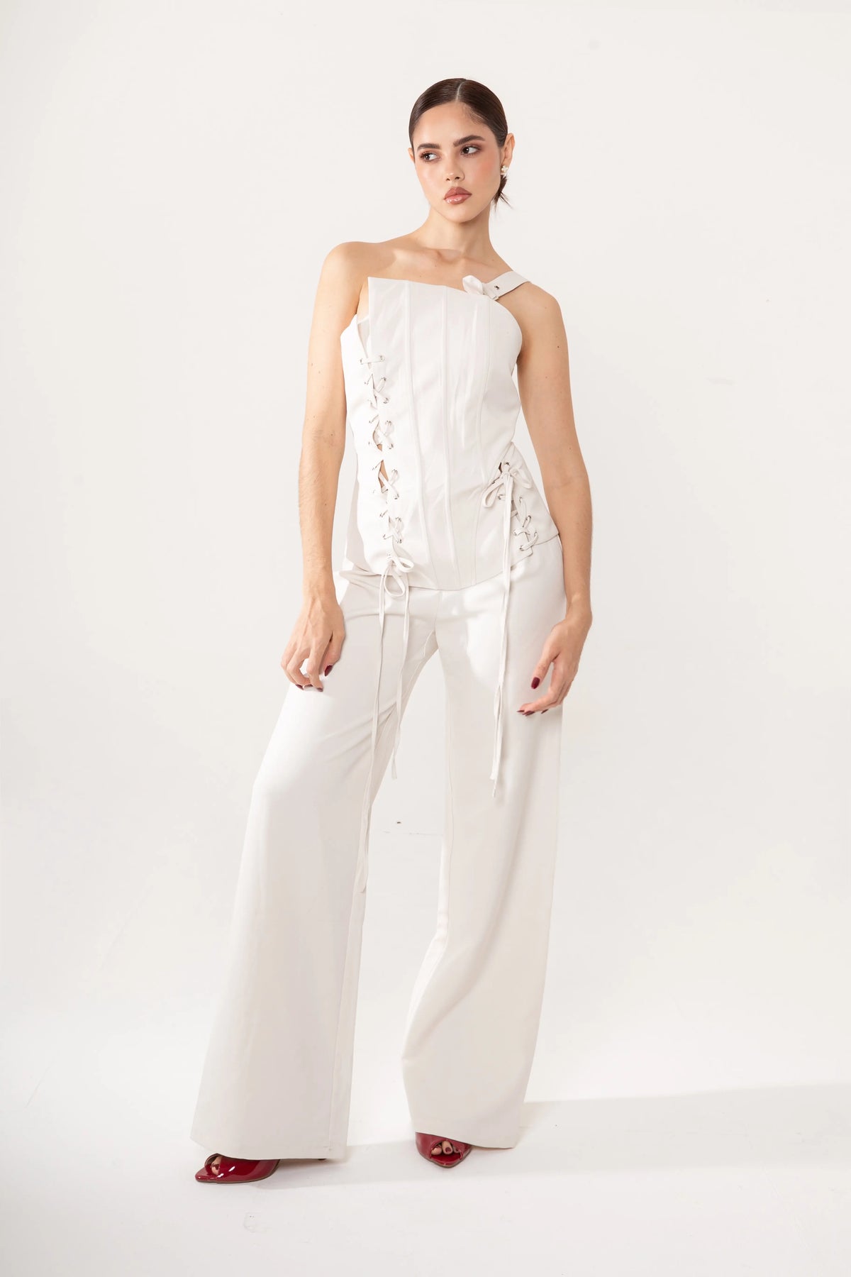 Conjunto Ivory con Corset y Pantalón Acampanado