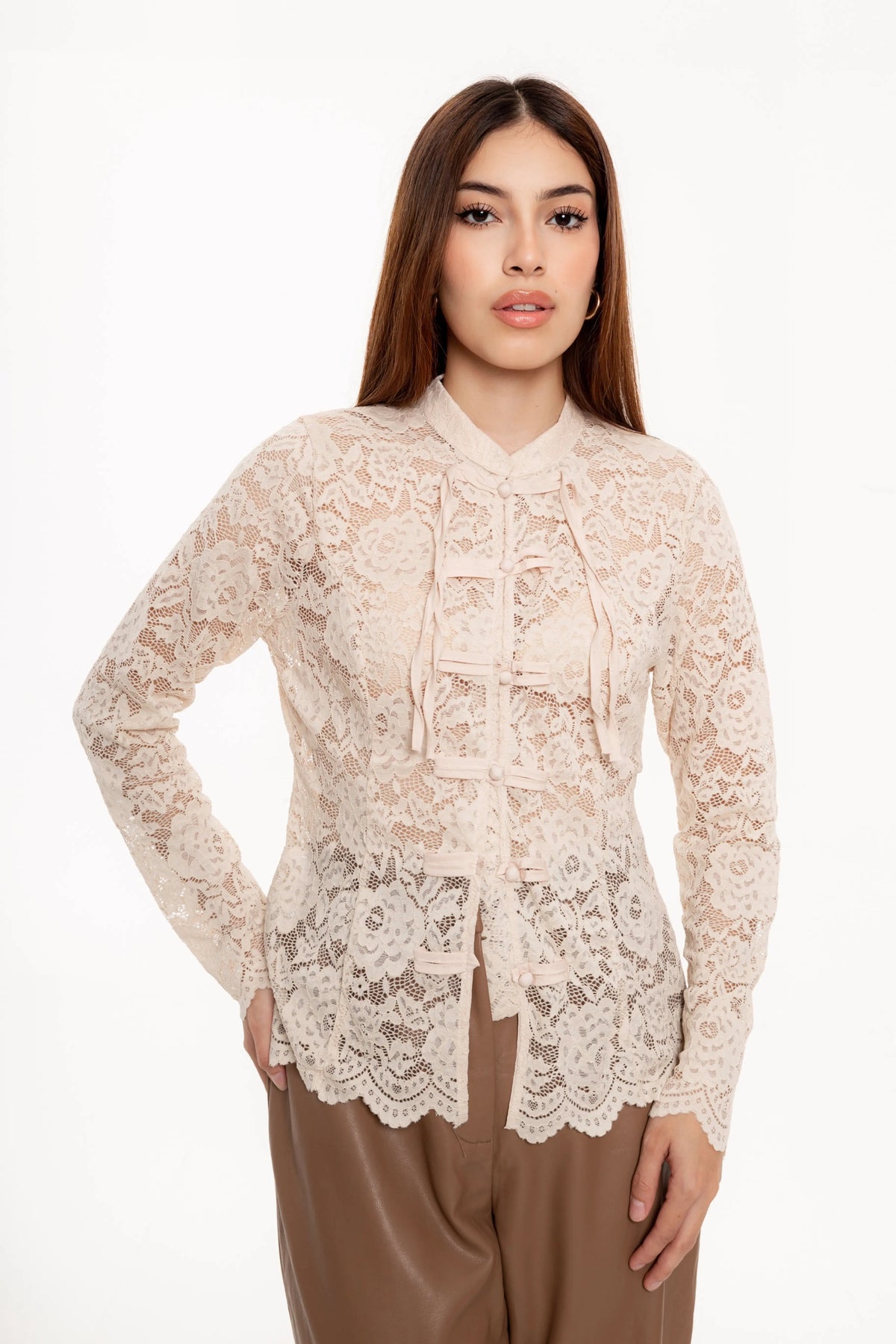 Blusa Nude de Encaje Floral