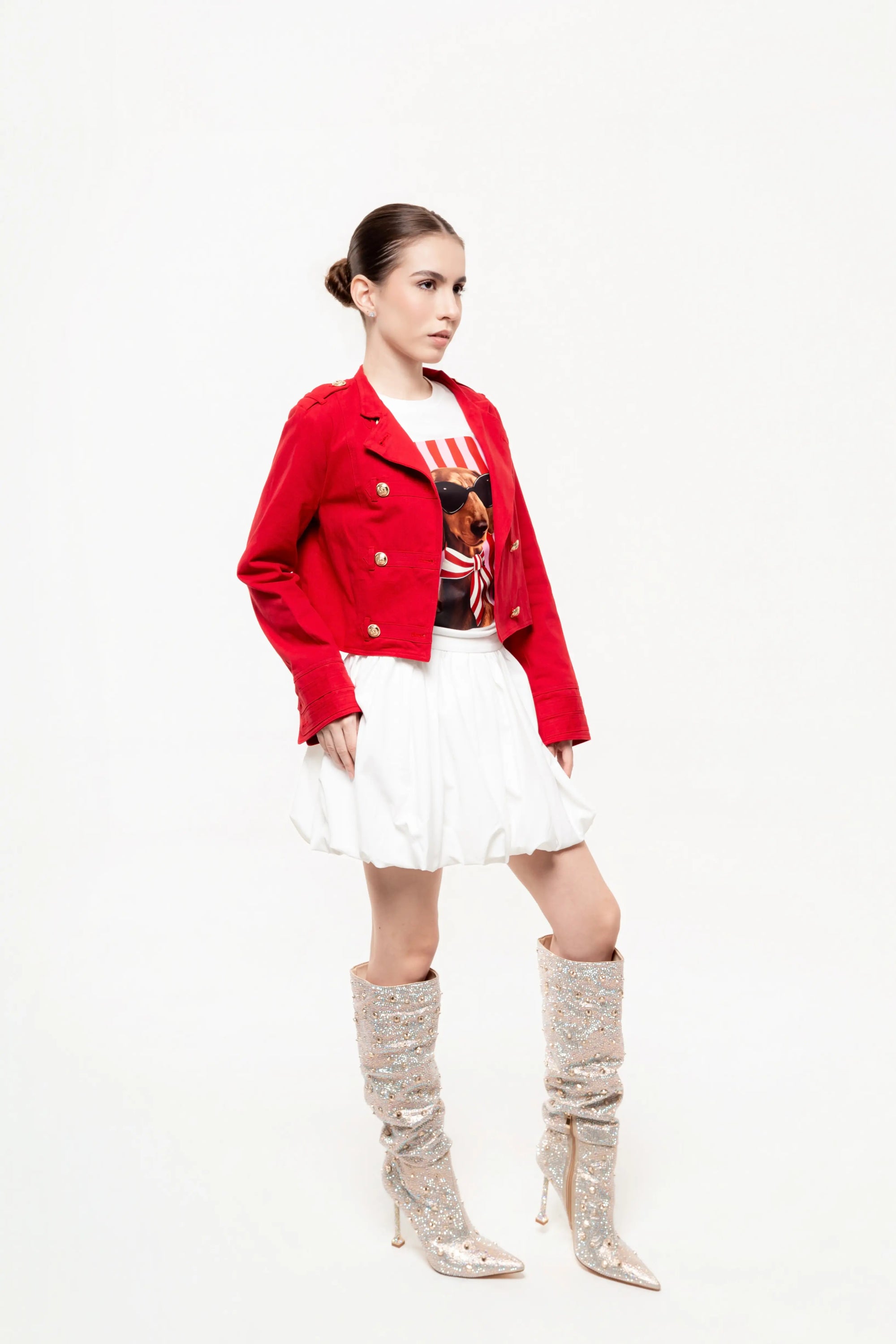 Chaqueta Crop Roja con Botones Dorados