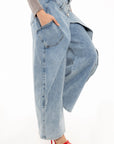 Jeans Alessandra Wide Leg con Diseño Asimétrico