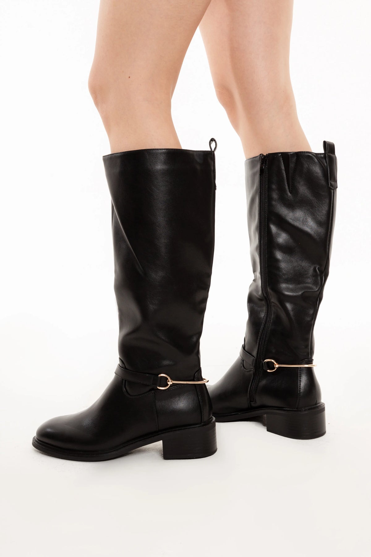 Botas Valentina Negras de Caña Alta con Herraje Dorado