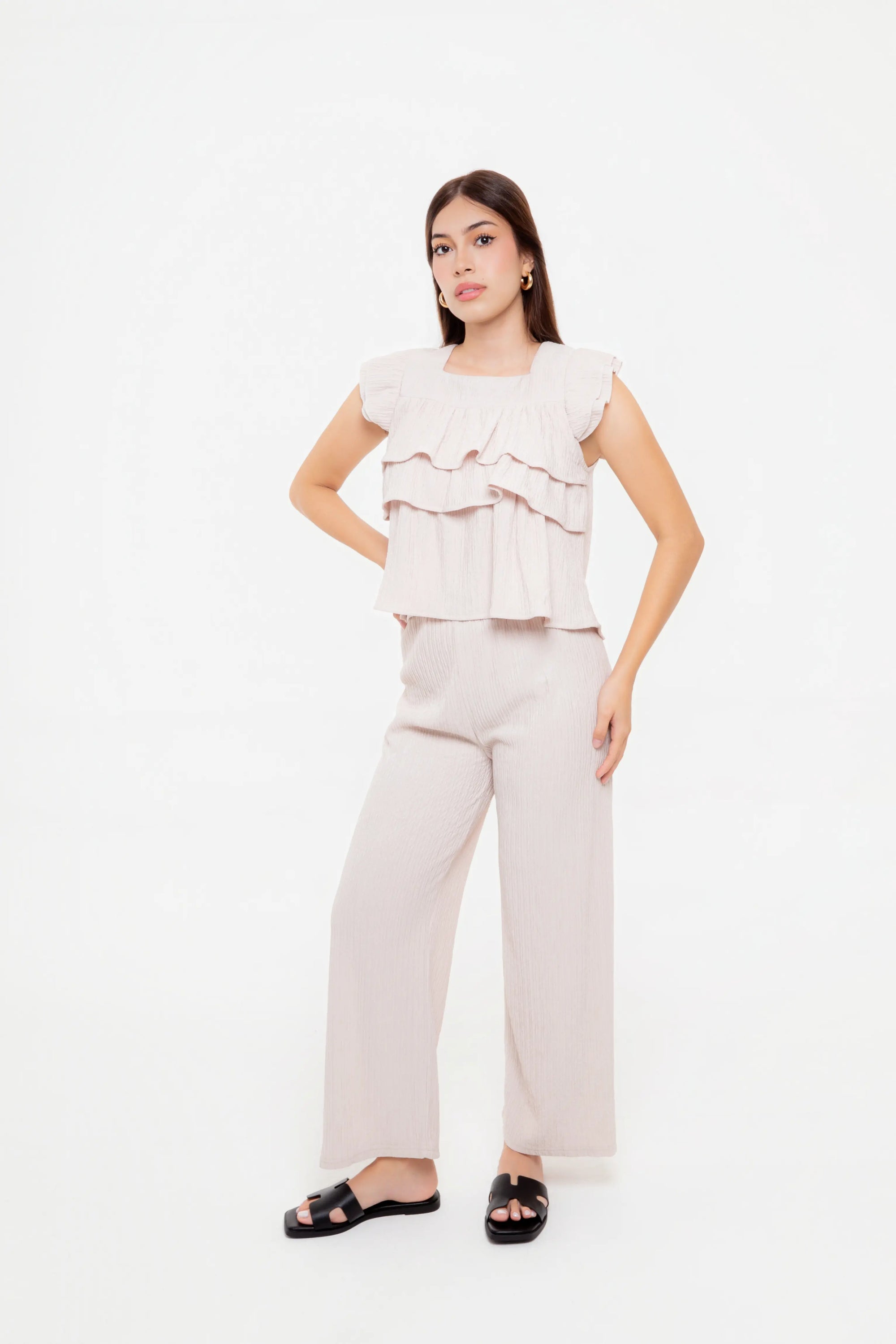 Conjunto Beige con Volantes