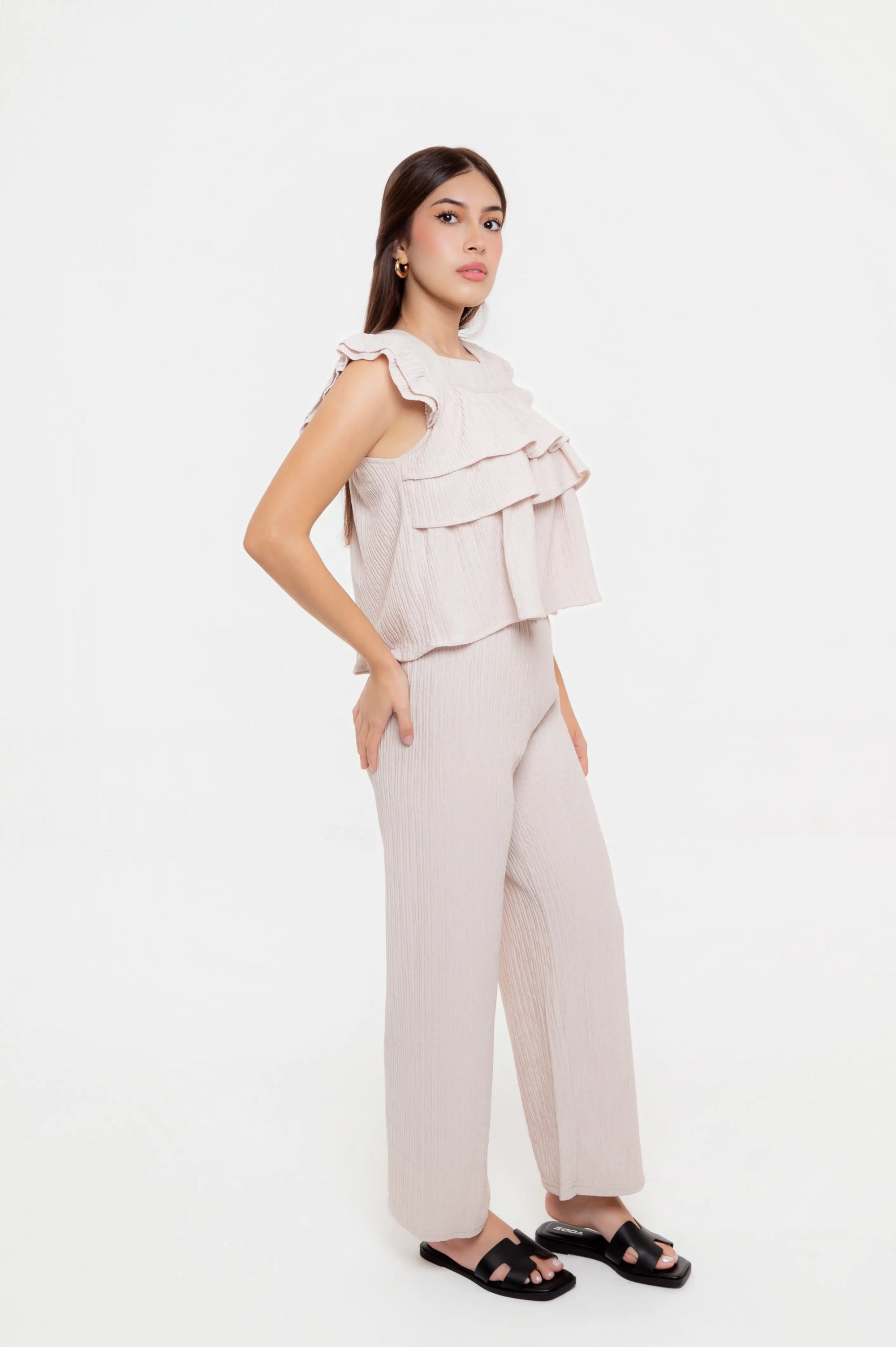 Conjunto Beige con Volantes