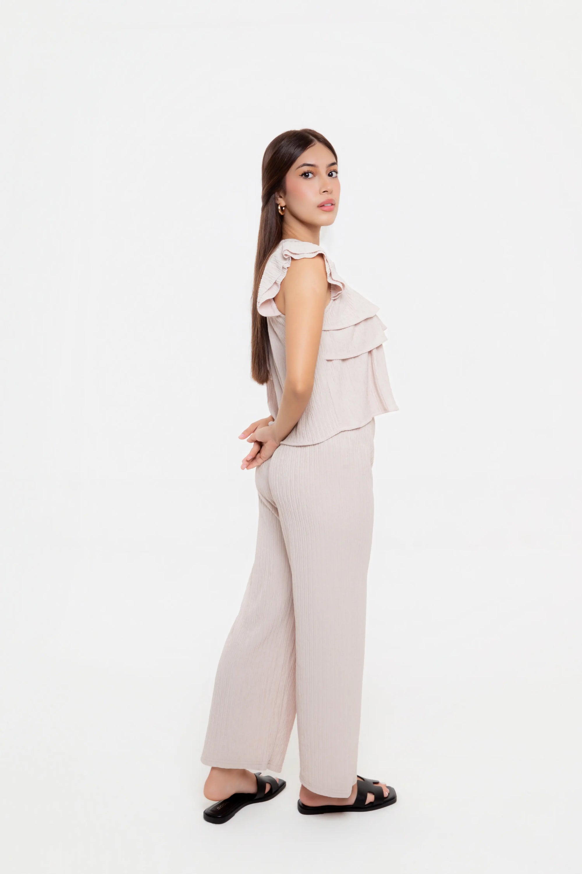 Conjunto Beige con Volantes