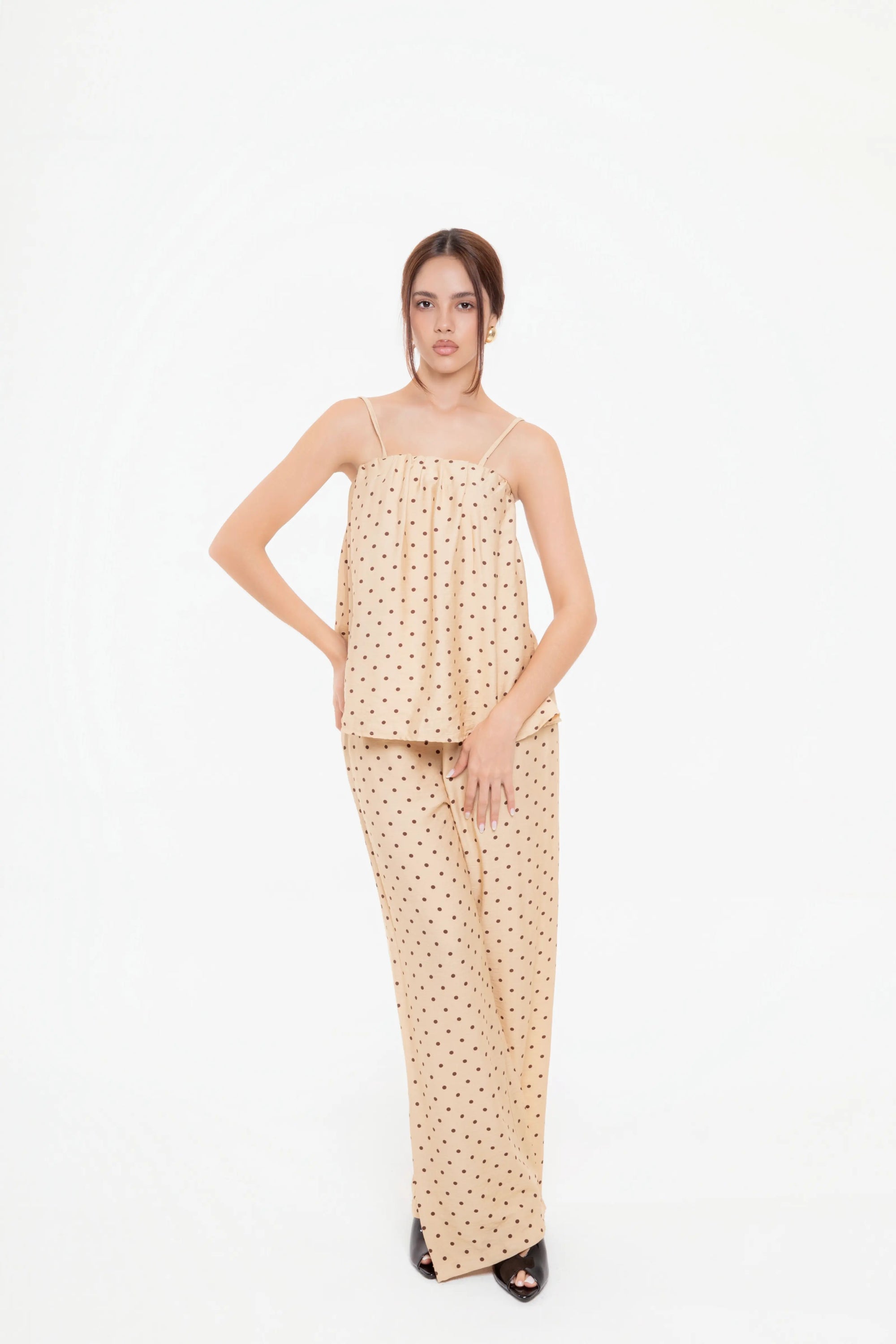 Conjunto de Tirantes y Pantalón de Lunares Beige