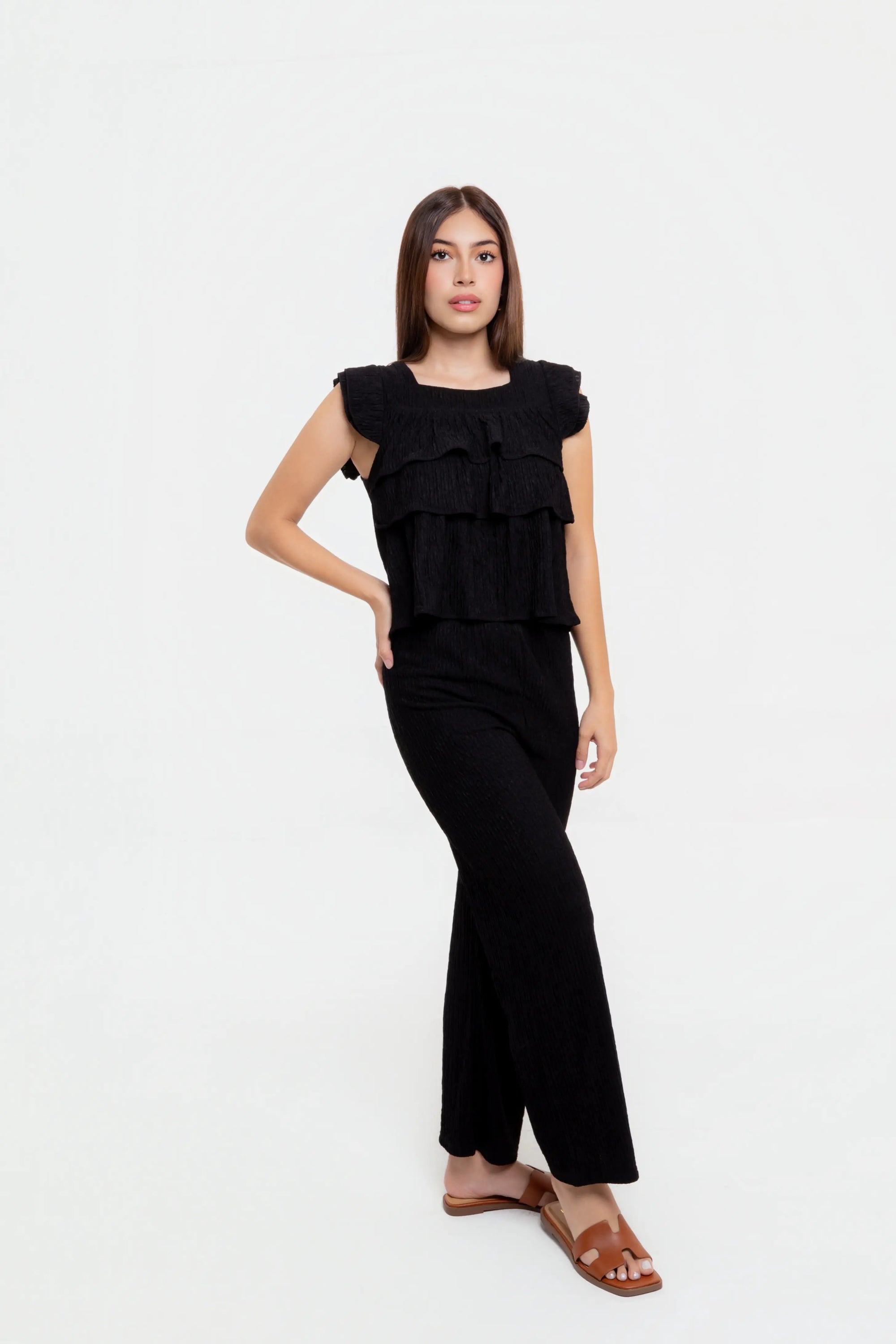 Conjunto Negro y Volantes