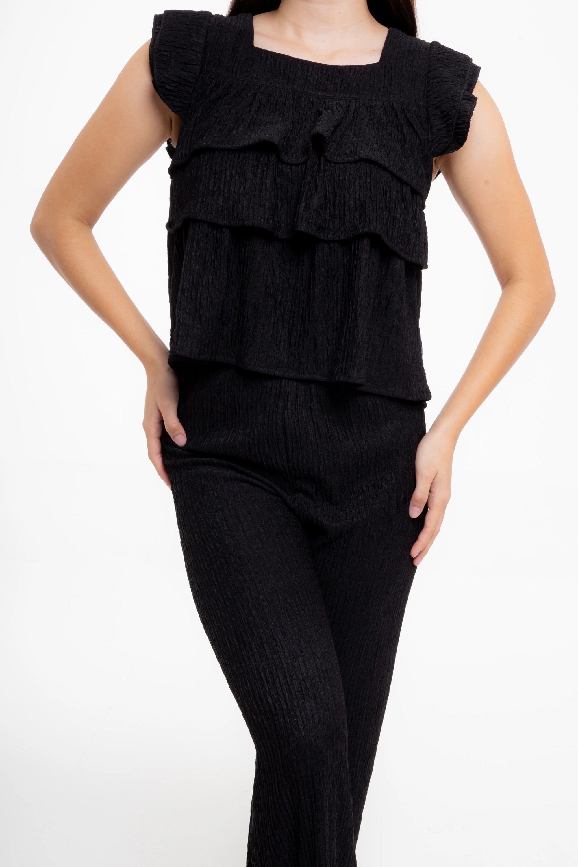 Conjunto Negro y Volantes