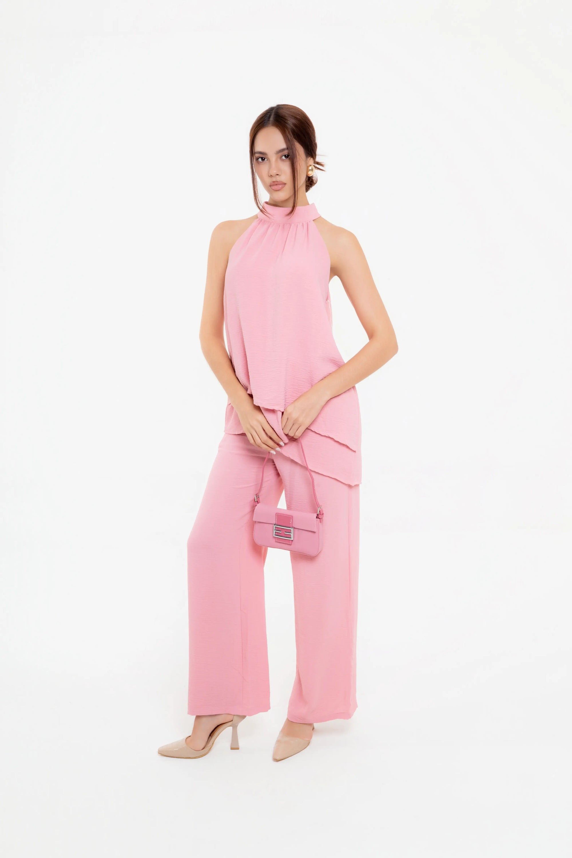 Conjunto Rosa de Blusa Halter y Pantalón