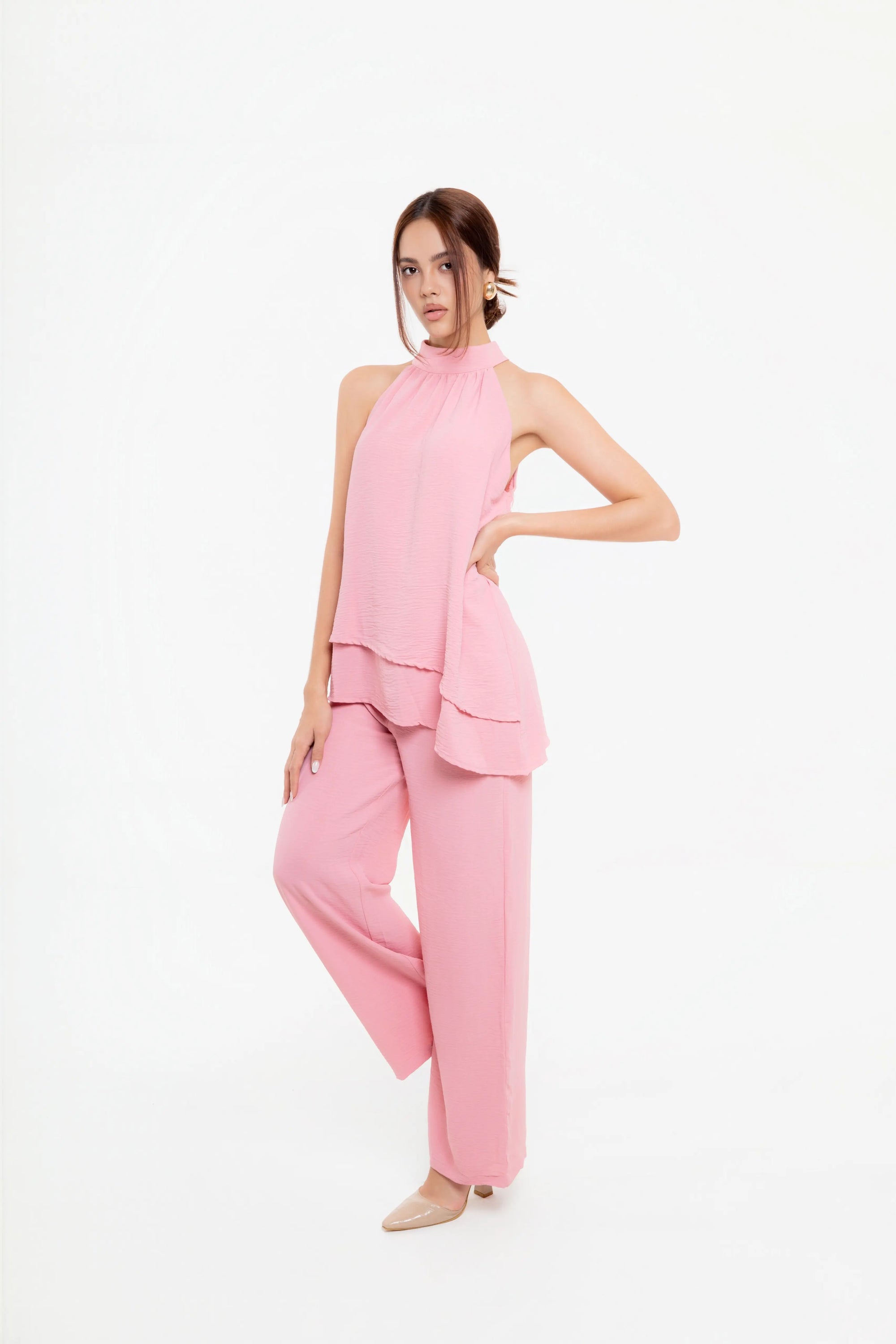 Conjunto Rosa de Blusa Halter y Pantalón