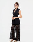 Conjunto Negro con Chaleco y Pantalón de Encaje