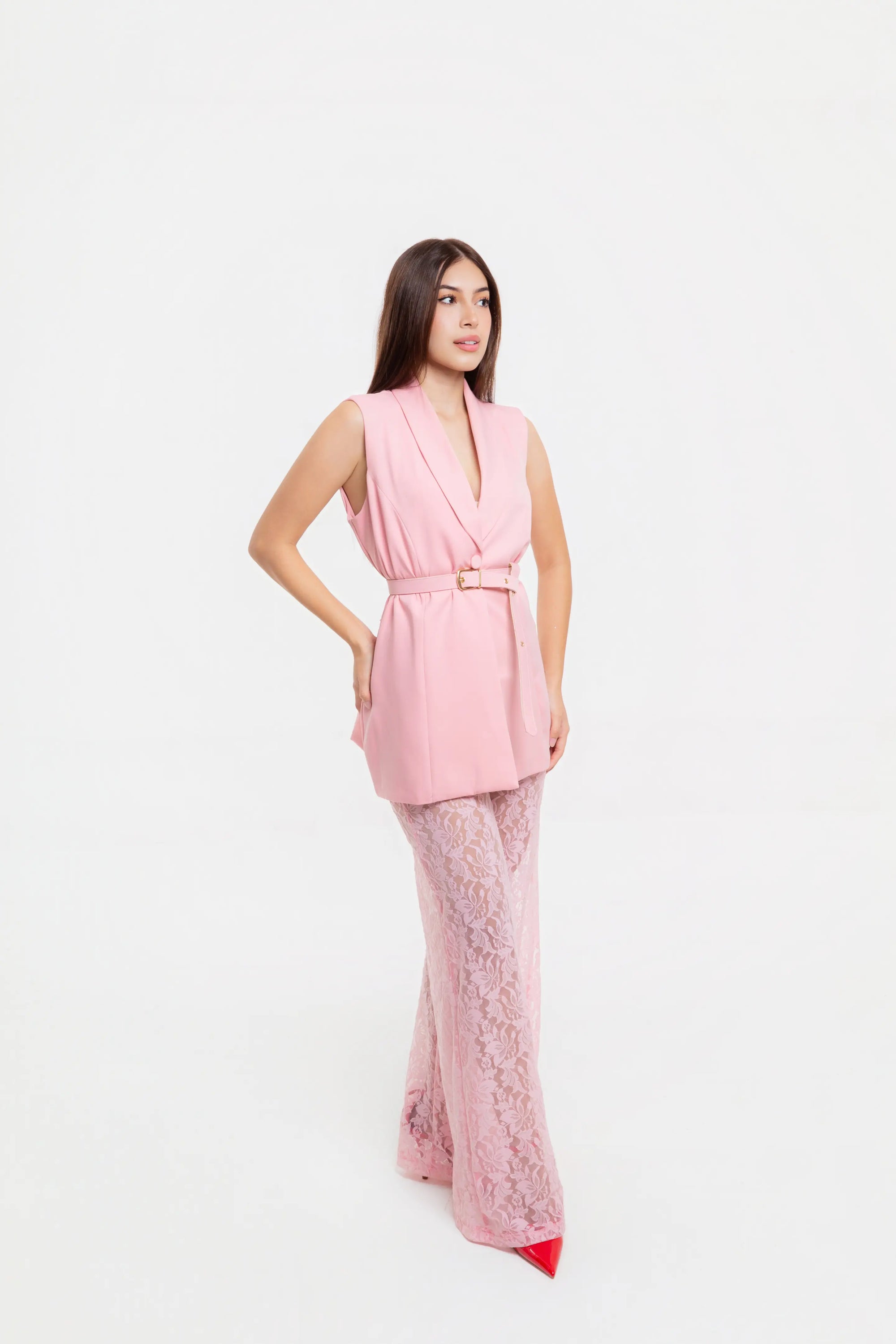Conjunto Rosa con Chaleco Tipo Blazer y Pantalón
