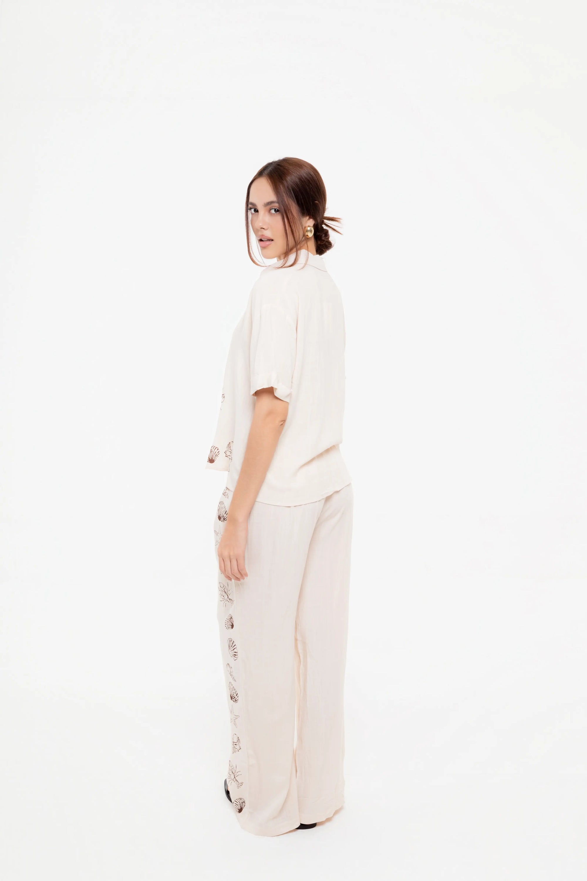 Conjunto de Camisa y Pantalón Beige