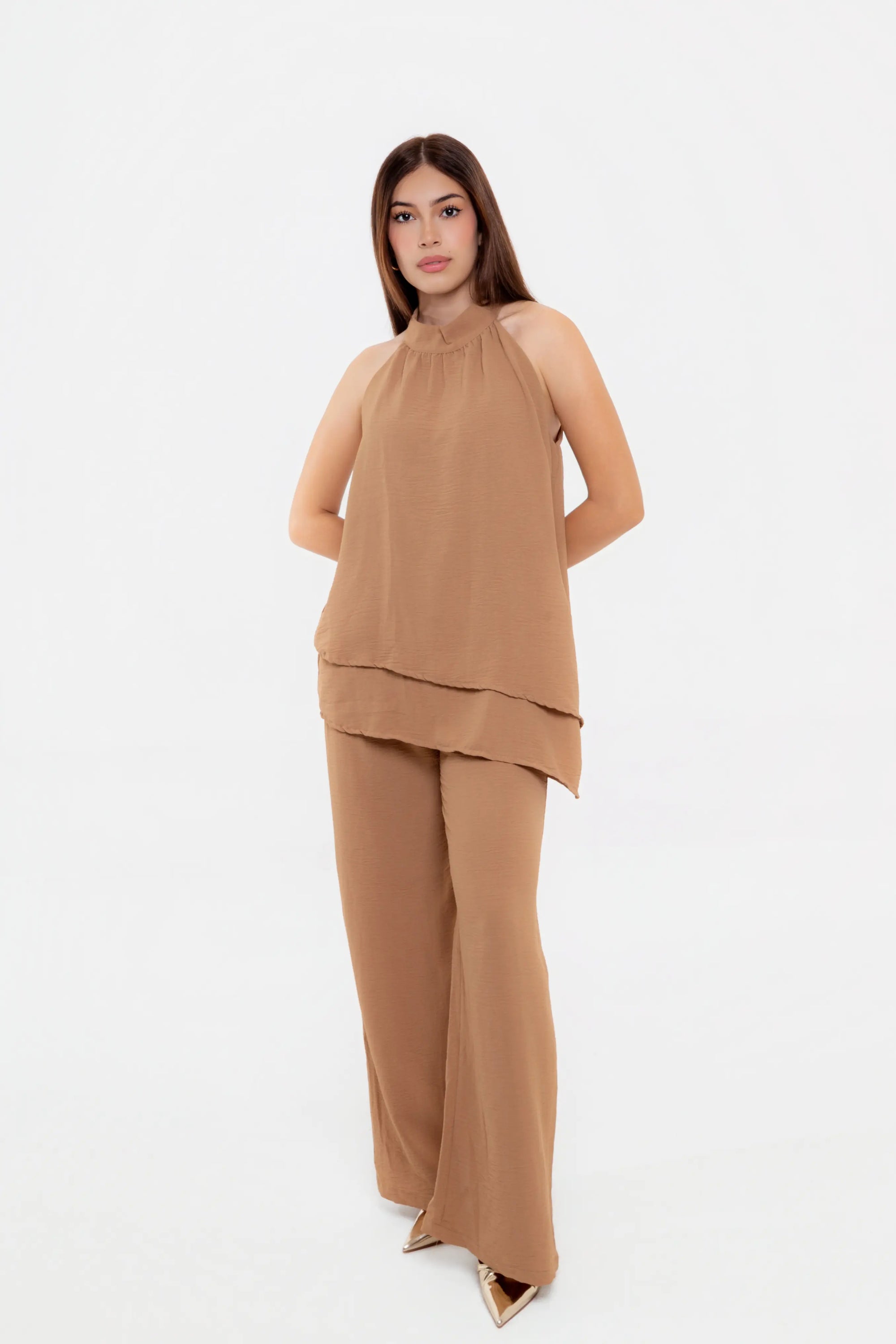 Conjunto de Blusa Halter y Pantalón Amplio Cafe