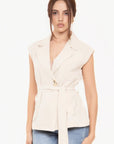 Chaleco Beige Tipo Blazer con Cinturón