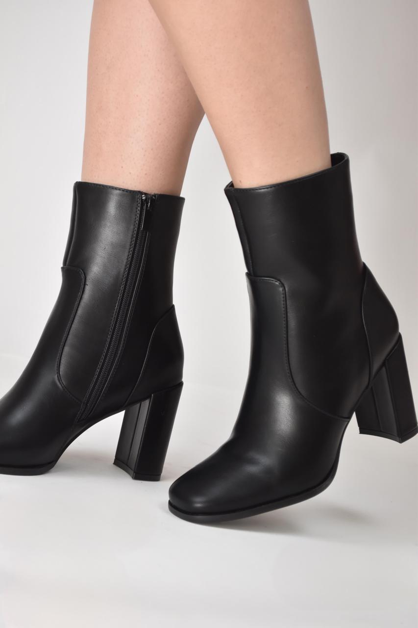 Botin Tacón Cuadrado Negro