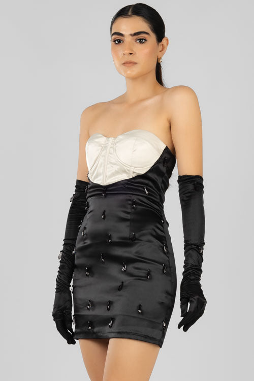 Vestido Corto con Guantes